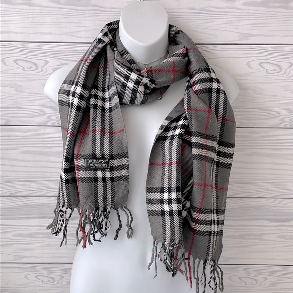 Burberrys Gray 100% Lambswool‎ Scarf